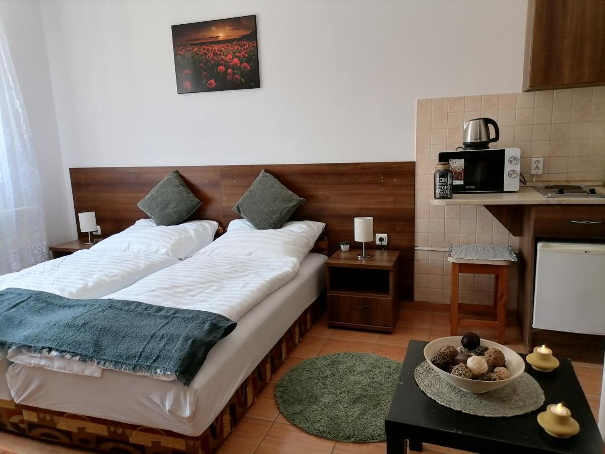 Aqua Oazis Apartman Hajdúszoboszló Exterior foto